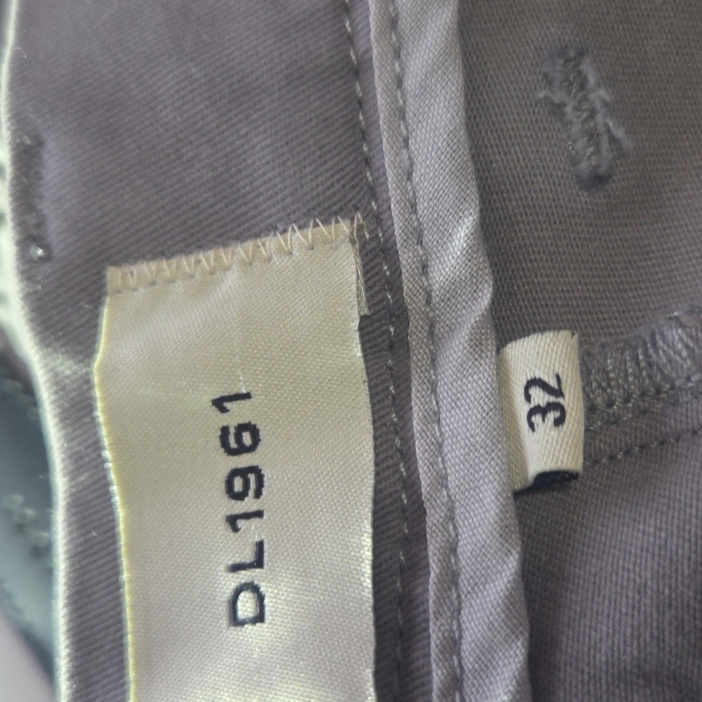 DL 1961 Jake Chino  Shorts with Classic Design Size 32 - Picture 8 of 10